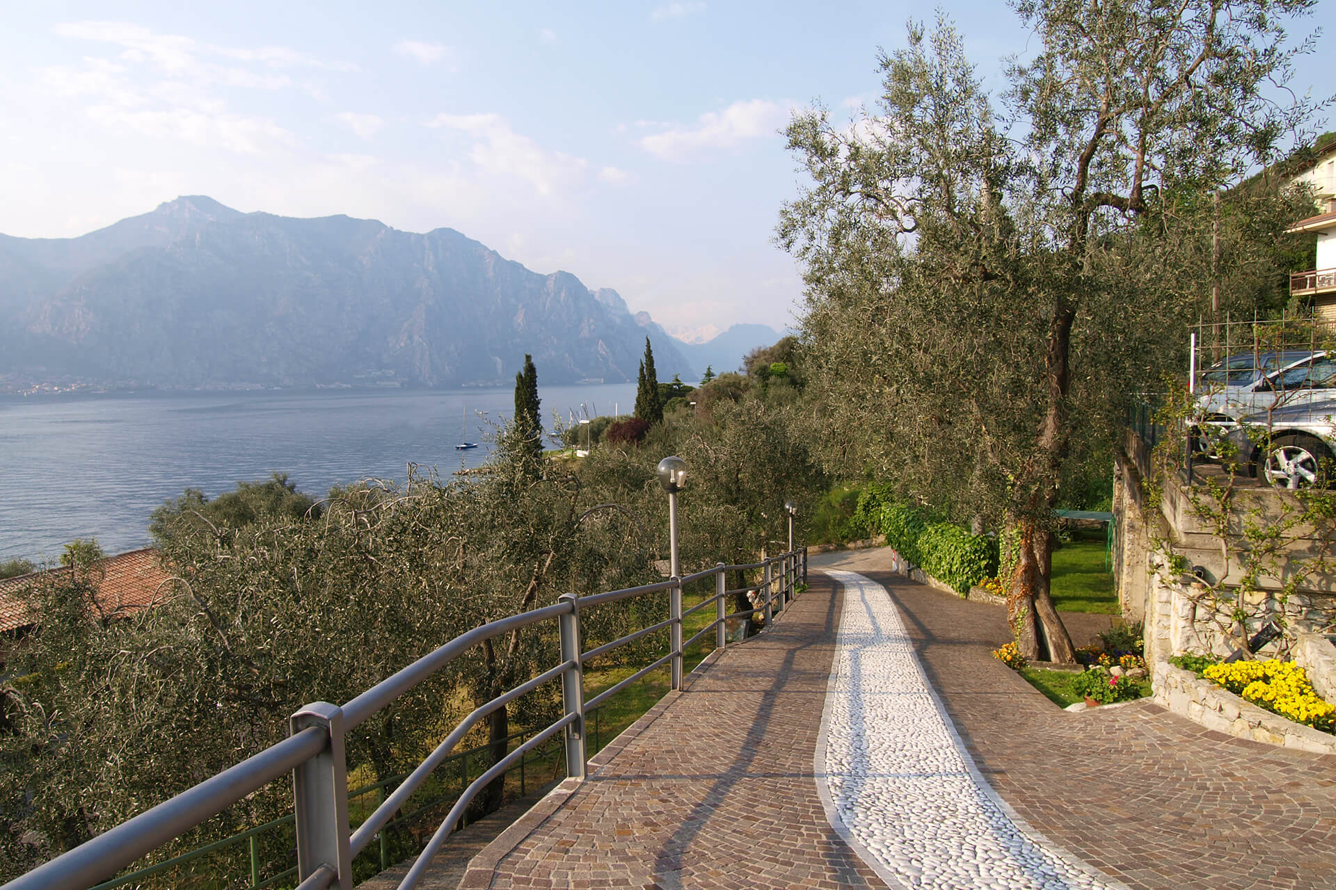 pool-panorama-hotel-gardasee-malcesine-da-tino